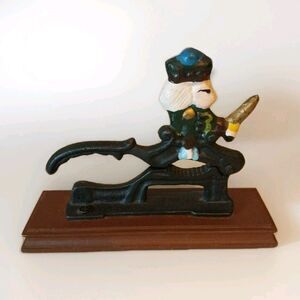 Vtg Cast Iron Nutcracker Hand Painted Revolutionary War Soldier Wood Base Lever